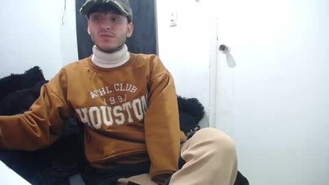 Snapshot of esjrobles chatting on 09-08-25, 05:34 Esteban online show from 09-08-25, 05:34