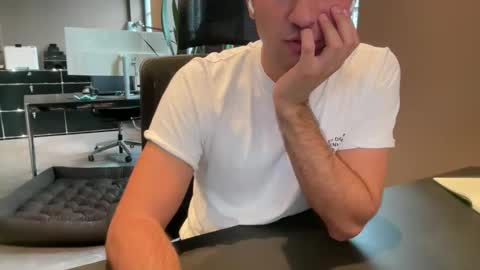 Snapshot of eskp chatting on 10-07-25, 01:52 eskp online show from 10-07-25, 01:52