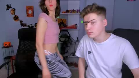 esma_shine online show from 10-30-25, 02:35