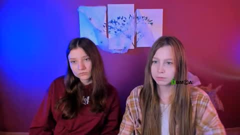 esme_moore_ online show from 10-30-25, 09:55