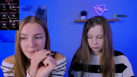 esme_moore_ online show from 11-07-25, 09:42