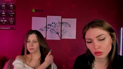 esme_moore_ online show from 12-16-25, 08:03