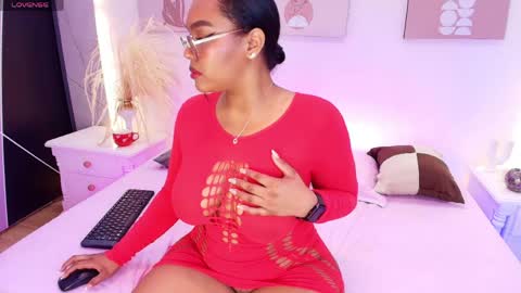 Snapshot of esmeralda_duarte chatting on 04-27-26, 03:59 esmeralda online show from 04-27-26, 03:59