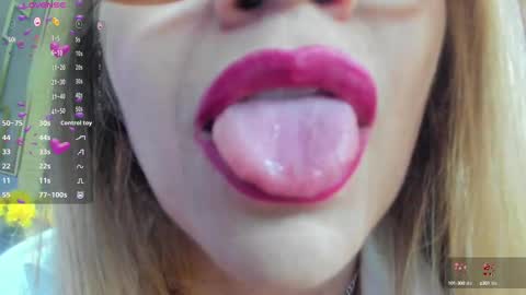 Esmeralda .INDEPENDENT MODEL online Monday to Saturday 3 pm Chicago online show from 03-03-25, 08:43