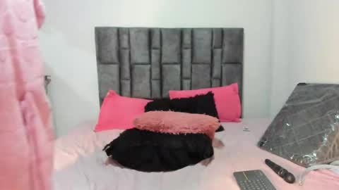 Perla online show from 04-13-26, 10:43