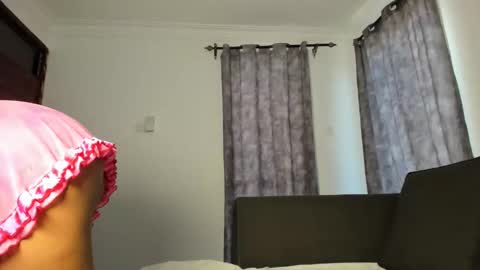 Esme online show from 04-10-26, 11:37