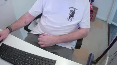 Snapshot of essex_wild chatting on 12-19-24, 11:39 Morph online show from 12-19-24, 11:39