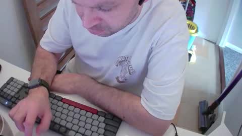 Snapshot of essex_wild chatting on 11-09-25, 01:09 Morph online show from 11-09-25, 01:09