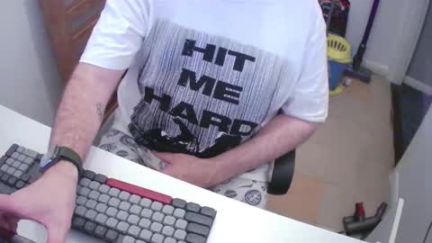 Snapshot of essex_wild chatting on 11-18-25, 09:41 Morph online show from 11-18-25, 09:41