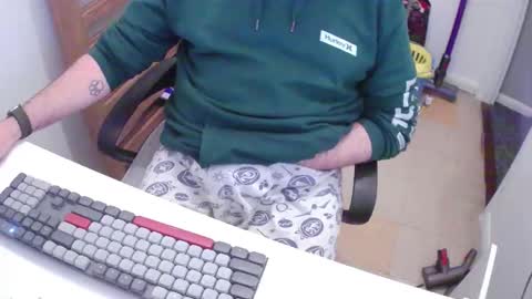 Snapshot of essex_wild chatting on 11-19-25, 09:59 Morph online show from 11-19-25, 09:59