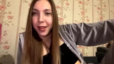 Snapshot of essiecutty chatting on 11-27-25, 04:31 Kate online show from 11-27-25, 04:31