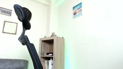 Snapshot of esteban_fer chatting on 06-18-26, 05:08 Esteban Fernandez online show from 06-18-26, 05:08
