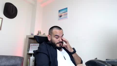 Snapshot of esteban_fer chatting on 06-25-26, 08:30 Esteban Fernandez online show from 06-25-26, 08:30