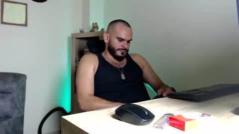 Snapshot of esteban_fer chatting on 06-28-26, 04:40 Esteban Fernandez online show from 06-28-26, 04:40