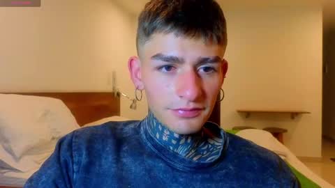 Snapshot of estebanchar_ chatting on 05-10-26, 02:39 Esteban independent model online show from 05-10-26, 02:39