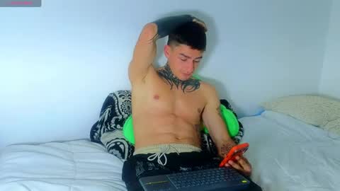 Snapshot of estebanchar_ chatting on 05-20-26, 10:16 Esteban independent model online show from 05-20-26, 10:16