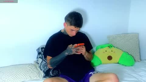 Snapshot of estebanchar_ chatting on 05-27-26, 05:10 Esteban independent model online show from 05-27-26, 05:10