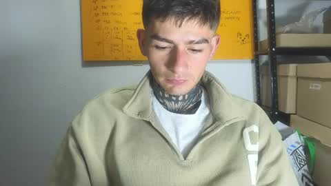 Snapshot of estebanchar_ chatting on 06-06-26, 01:54 Esteban independent model online show from 06-06-26, 01:54
