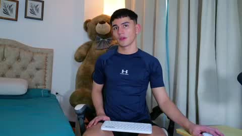 Snapshot of estebanperez_ chatting on 07-09-26, 11:25 Esteban online show from 07-09-26, 11:25