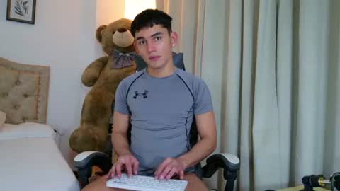 Snapshot of estebanperez_ chatting on 07-17-26, 11:39 Esteban online show from 07-17-26, 11:39