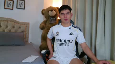 Snapshot of estebanperez_ chatting on 08-01-26, 11:31 Esteban online show from 08-01-26, 11:31