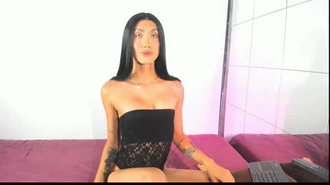 Snapshot of estefa_g chatting on 10-24-25, 10:06 Estefa G online show from 10-24-25, 10:06