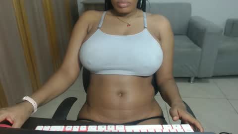 Snapshot of estefania_starlovee chatting on 10-23-25, 10:30 estefania_starlovee online show from 10-23-25, 10:30