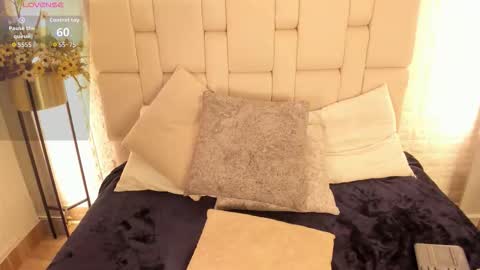 estefany online show from 03-25-26, 03:56