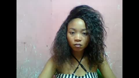 estelah20 online show from 11-21-25, 05:39