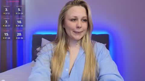 Estella online show from 10-17-25, 01:57