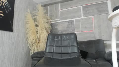 Snapshot of estephany_doll chatting on 10-21-25, 02:12 Estephany online show from 10-21-25, 02:12