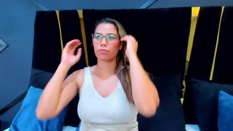 esther_xo online show from 06-24-26, 04:11