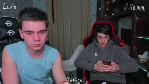 Snapshot of esthetics_boys chatting on 01-07-25, 09:57 LOUIS online show from 01-07-25, 09:57