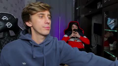 Snapshot of esthetics_boys chatting on 03-03-25, 03:52 LOUIS online show from 03-03-25, 03:52