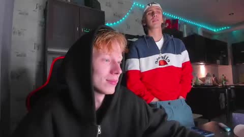 Snapshot of esthetics_boys chatting on 10-03-25, 01:46 LOUIS online show from 10-03-25, 01:46