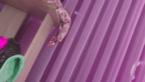 Estrella online show from 04-24-26, 11:56