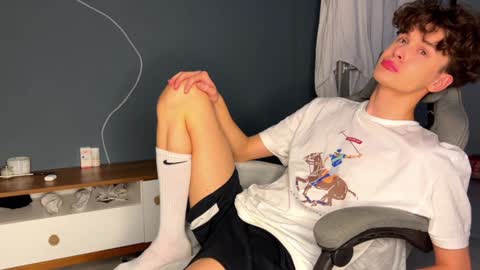 Alex online show from 12-26-24, 04:04