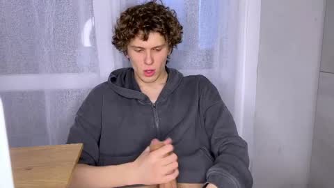 Alex online show from 04-06-26, 04:19