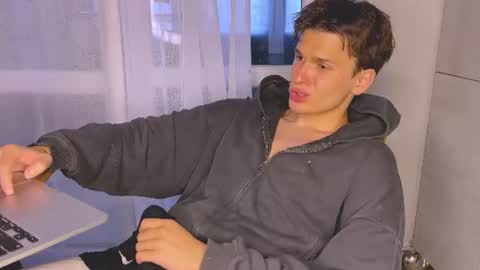 Alex online show from 06-25-26, 05:28