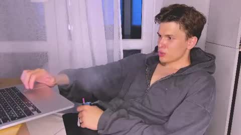 Alex online show from 06-29-26, 07:03
