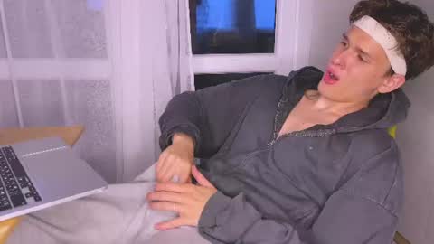 Alex online show from 06-30-26, 07:04