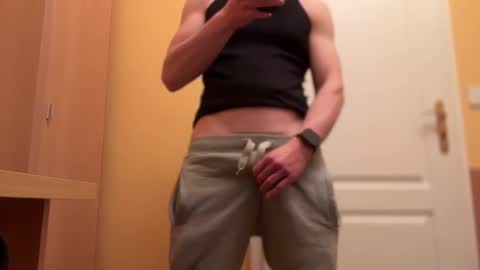 Snapshot of etat_on chatting on 01-07-25, 07:59 Tom online show from 01-07-25, 07:59