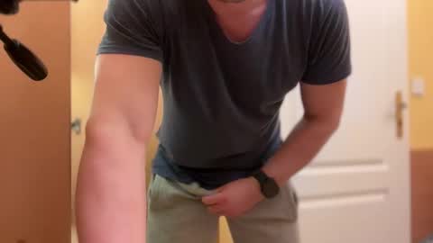 Tom online show from 11-15-25, 06:04