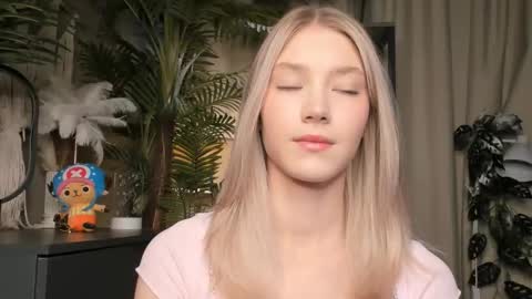 Natalie online show from 02-08-26, 05:44