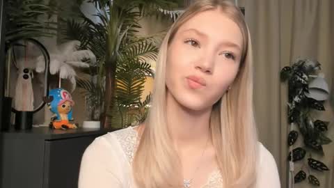 Natalie online show from 02-20-26, 06:19