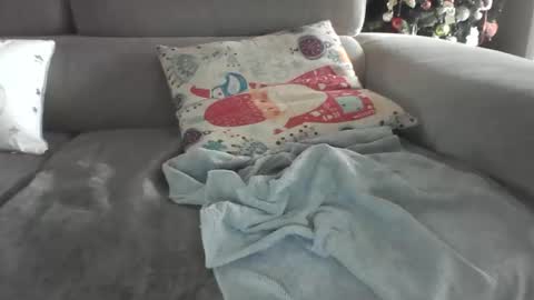 Snapshot of etextratestacle chatting on 12-03-24, 04:14 ET online show from 12-03-24, 04:14