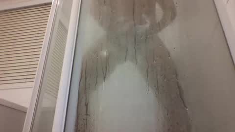 Snapshot of etextratestacle chatting on 01-06-25, 04:55 ET online show from 01-06-25, 04:55