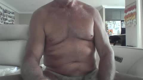 Snapshot of etextratestacle chatting on 01-23-25, 05:24 ET online show from 01-23-25, 05:24