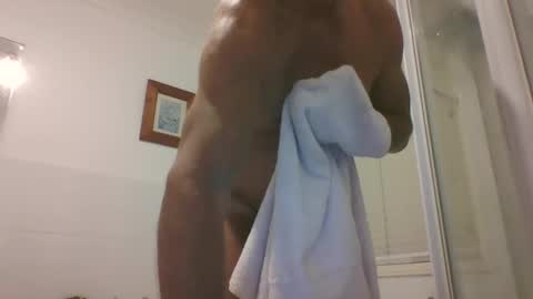 Snapshot of etextratestacle chatting on 02-18-25, 05:21 ET online show from 02-18-25, 05:21