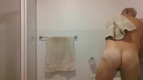 Snapshot of etextratestacle chatting on 03-03-25, 05:07 ET online show from 03-03-25, 05:07